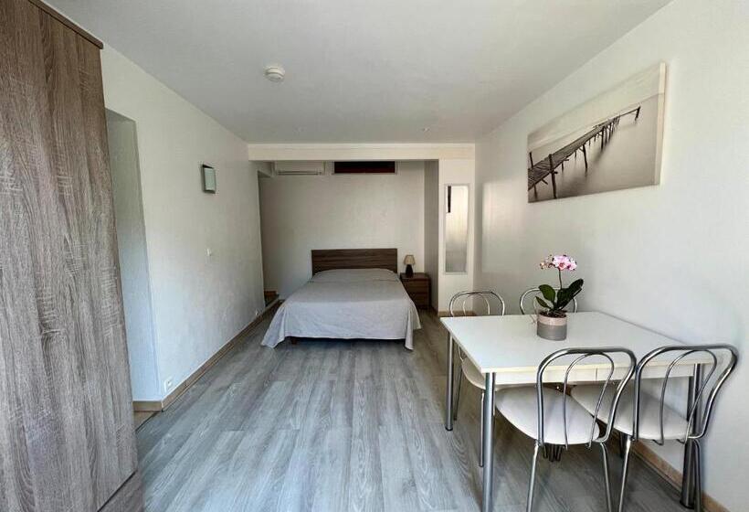 اتاق استاندارد با چشمانداز باغ, L'etape