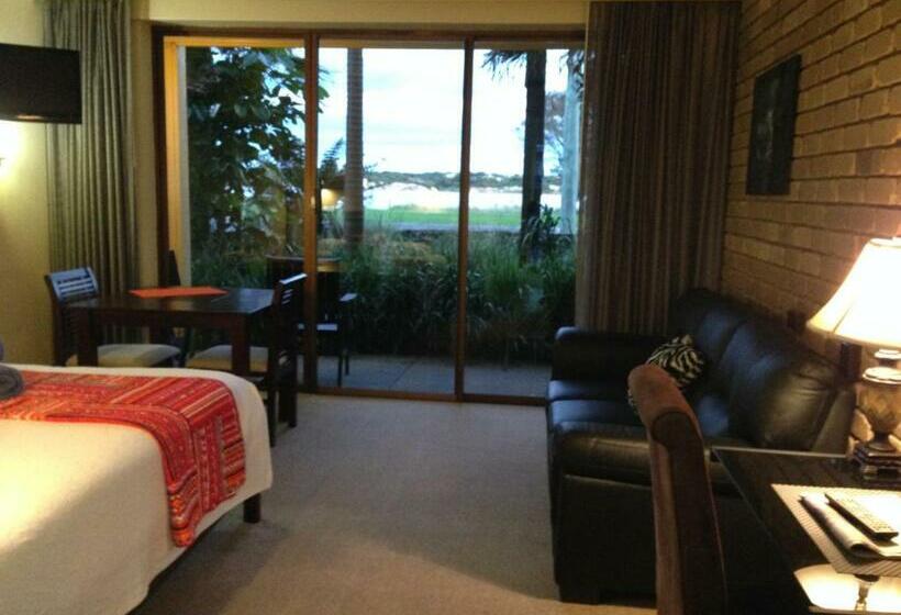 디럭스 자쿠지룸, Abel Tasman Waterfront Motel