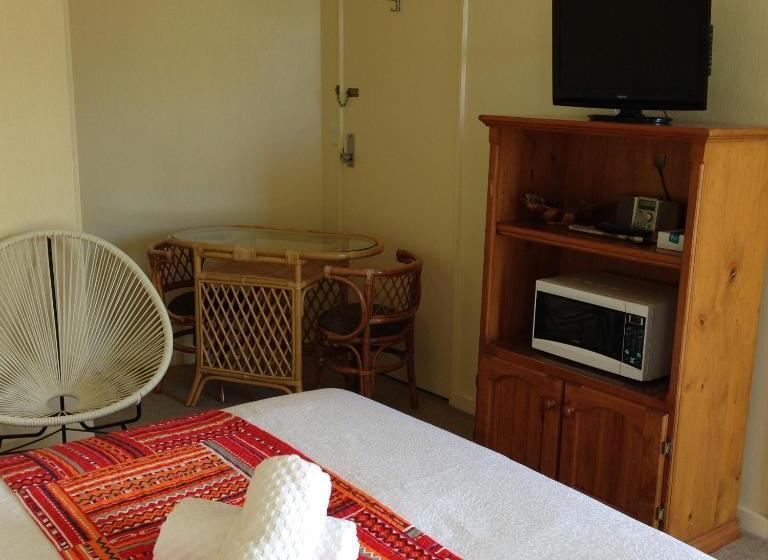 스탠다드 룸 풀장 전망, Abel Tasman Waterfront Motel