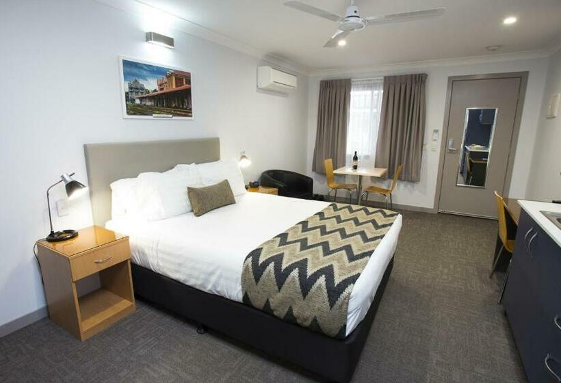 استودیوی استاندارد, Altitude Motel Apartments