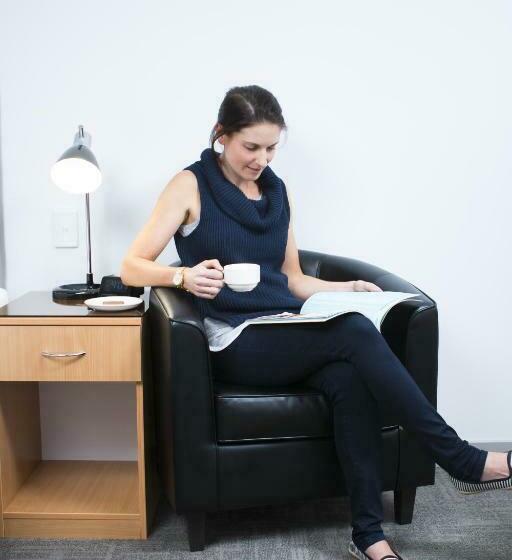 استودیوی استاندارد, Altitude Motel Apartments