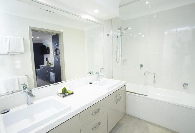 سوییت خانوادگی, Altitude Motel Apartments