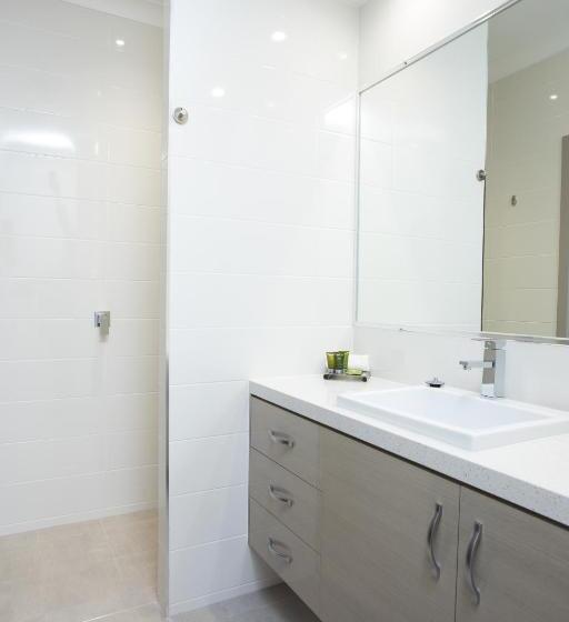 اتاق سوپریور با تخت بزرگ, Altitude Motel Apartments