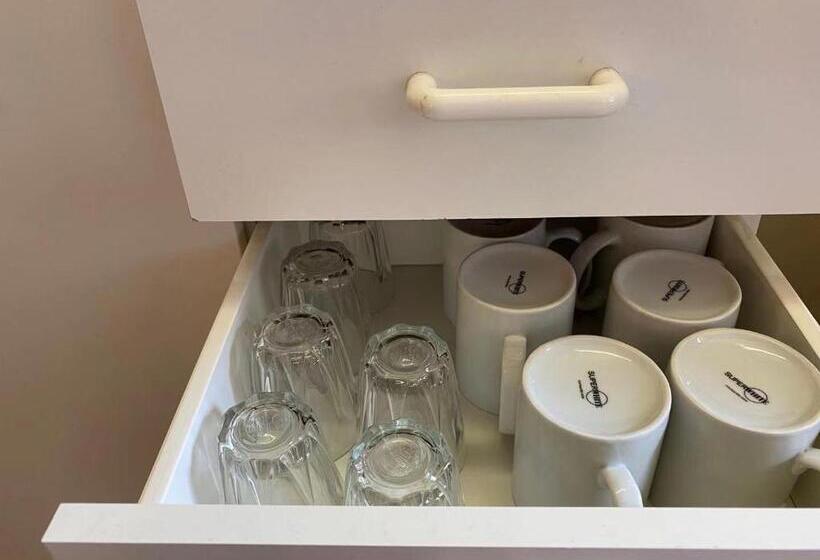 اتاق سوپریور خانوادگی, Apollo Motel Parkes