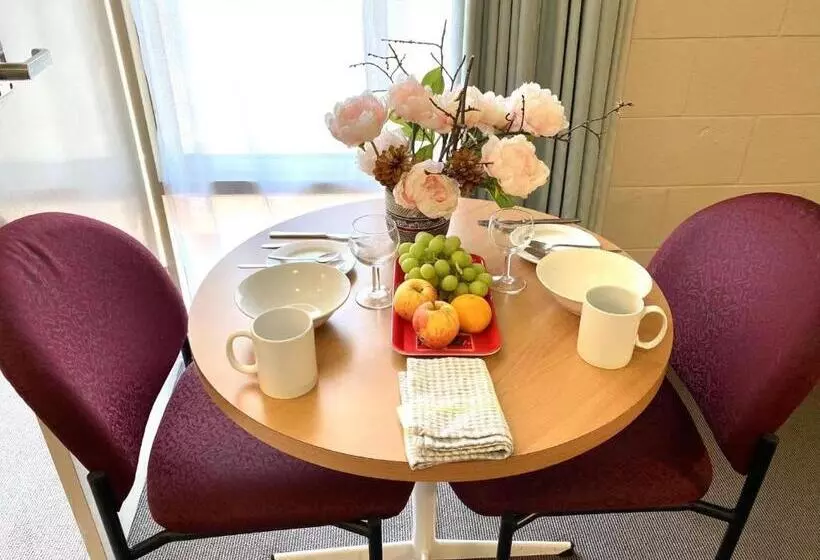 デラックストリプルルーム, Apollo Motel Parkes
