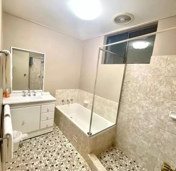 デラックスファミリールーム, Apollo Motel Parkes