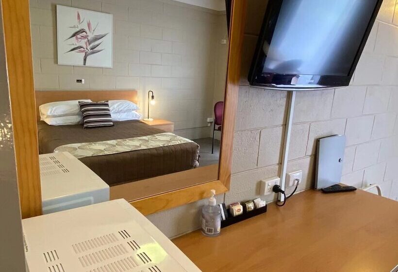 اتاق لوکس سه تخته, Apollo Motel Parkes