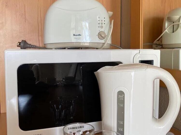 اتاق لوکس سه تخته, Apollo Motel Parkes