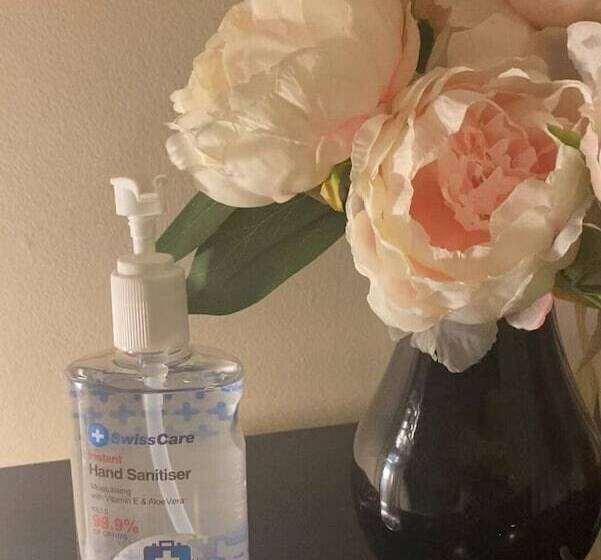 استودیوی لوکس, Apollo Motel Parkes