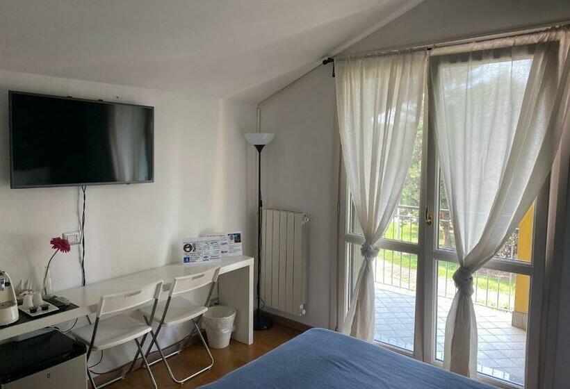 חדר דלוקס עם מרפסת, B&b Villa Milano By Rhospitality It