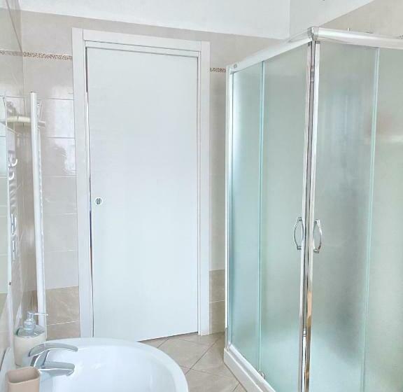 חדר סטנדרט לשלושה, B&b Villa Milano By Rhospitality It