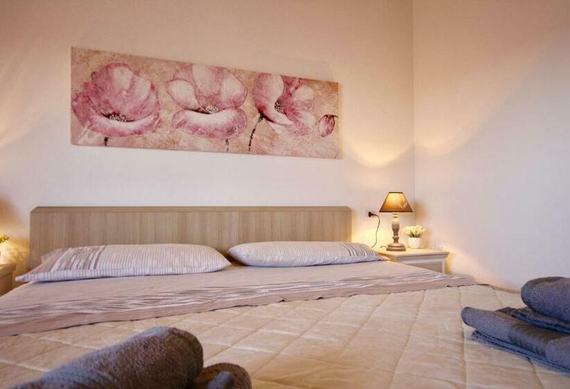 スタンダードトリプルルーム, Casa Lucia