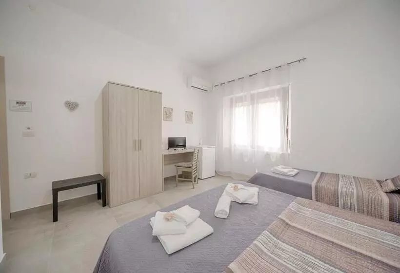 اتاق راحتی سه تخته, Casa Lucia