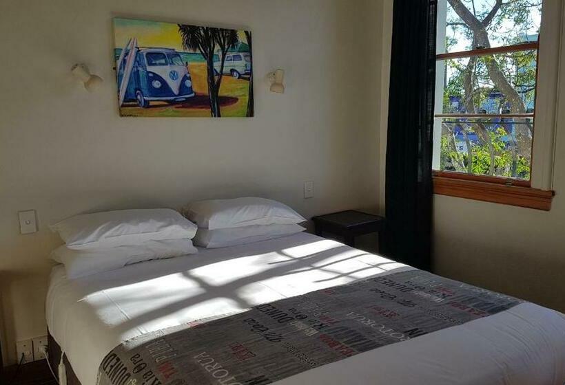 スタンダードルーム, Whakatane