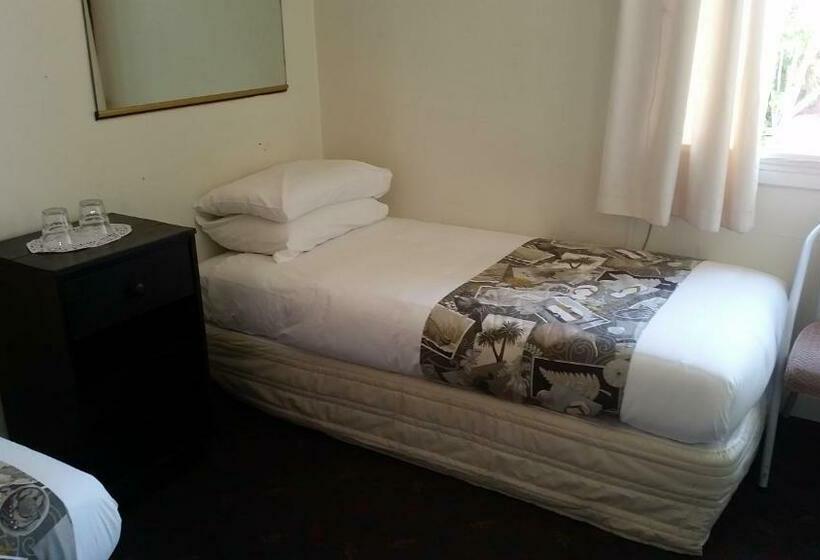 スタンダードルーム, Whakatane