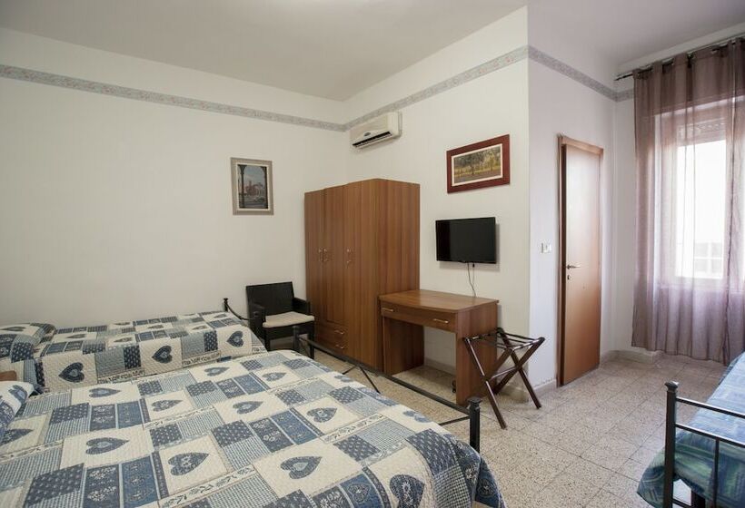 اتاق استاندارد چهار تخته, Albergo Pensione Ardenza Self Check In