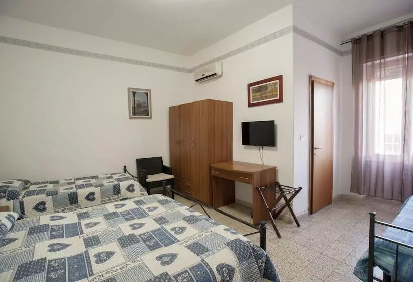 اتاق استاندارد چهار تخته, Albergo Pensione Ardenza Self Check In
