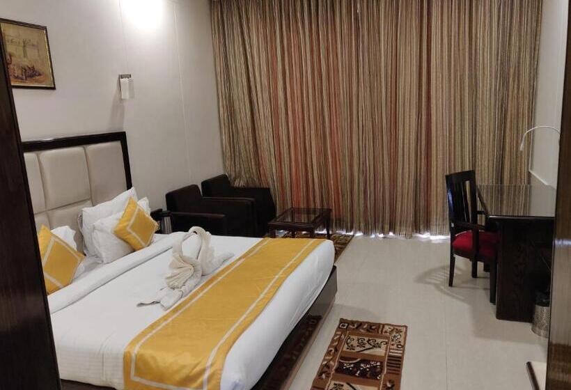 Executive Oda, Chandra Imperial