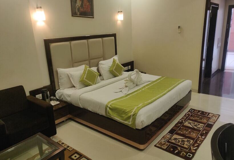 Executive Oda, Chandra Imperial