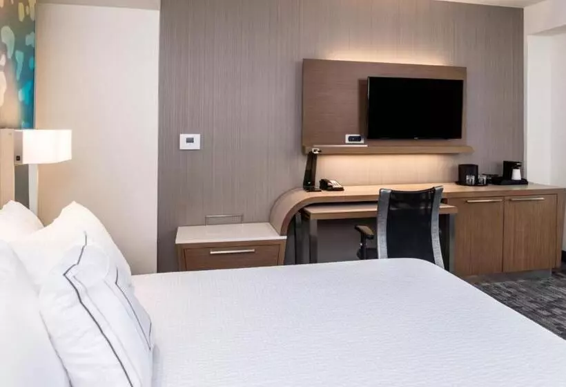 キングサイズベッドのスタンダードルーム, Courtyard By Marriott Detroit Farmington
