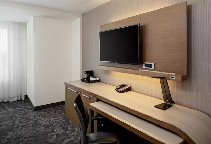 スタンダードルーム, Courtyard By Marriott Detroit Farmington