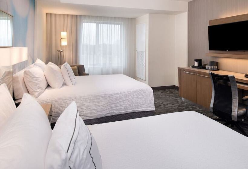 스위트, Courtyard By Marriott Detroit Farmington