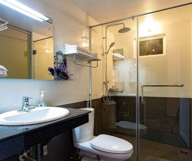 اتاق لوکس, Ngoc Anh