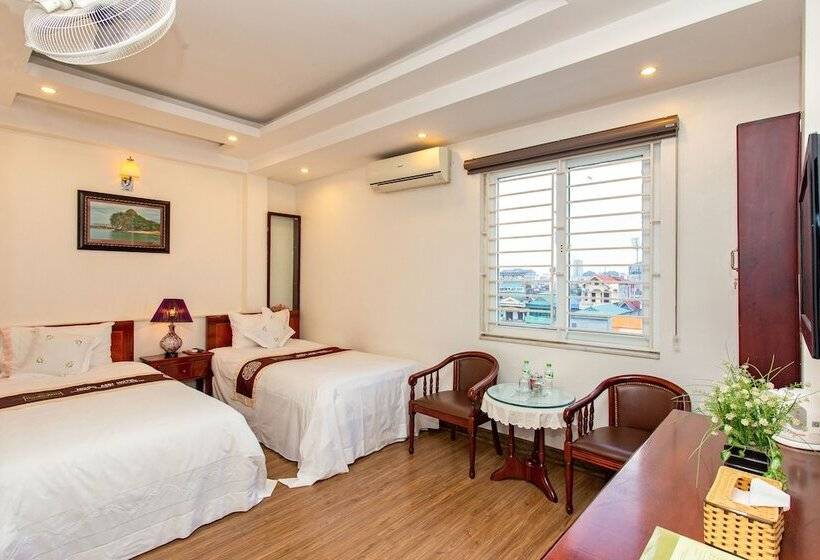 اتاق لوکس, Ngoc Anh