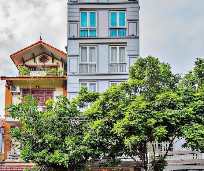 اتاق لوکس سه تخته, Ngoc Anh