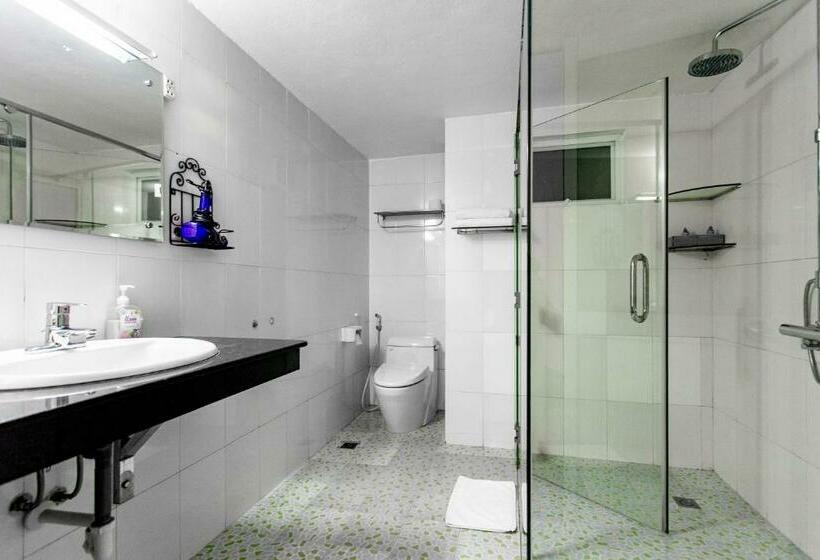 اتاق لوکس, Ngoc Anh