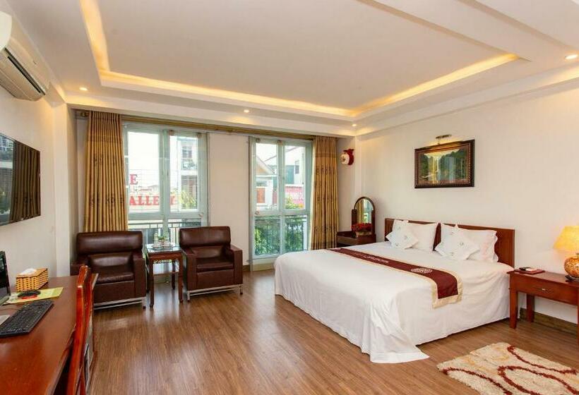 اتاق لوکس, Ngoc Anh