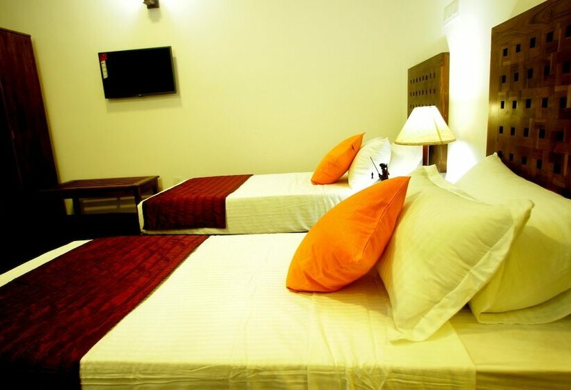 带泳池观景的豪华房, Yala Oga Reach