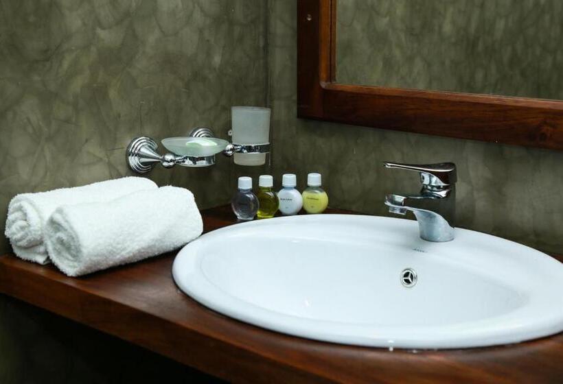 豪华湖景房, Yala Oga Reach