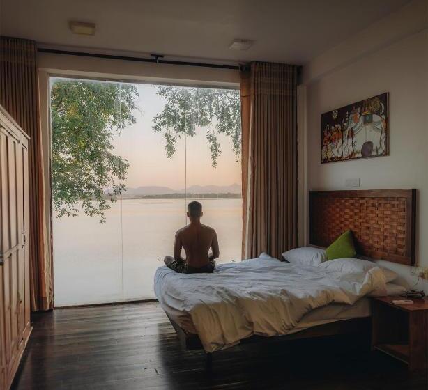 豪华湖景房, Yala Oga Reach