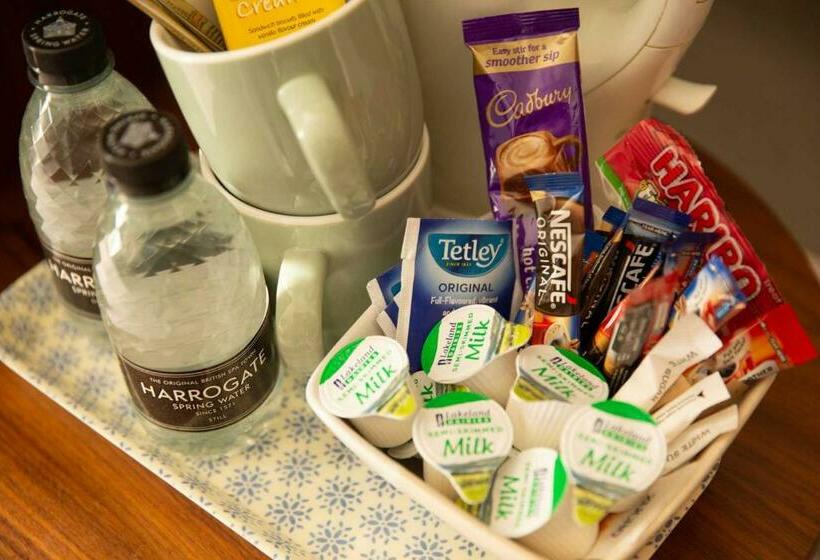 اتاق لوکس, Queens Head