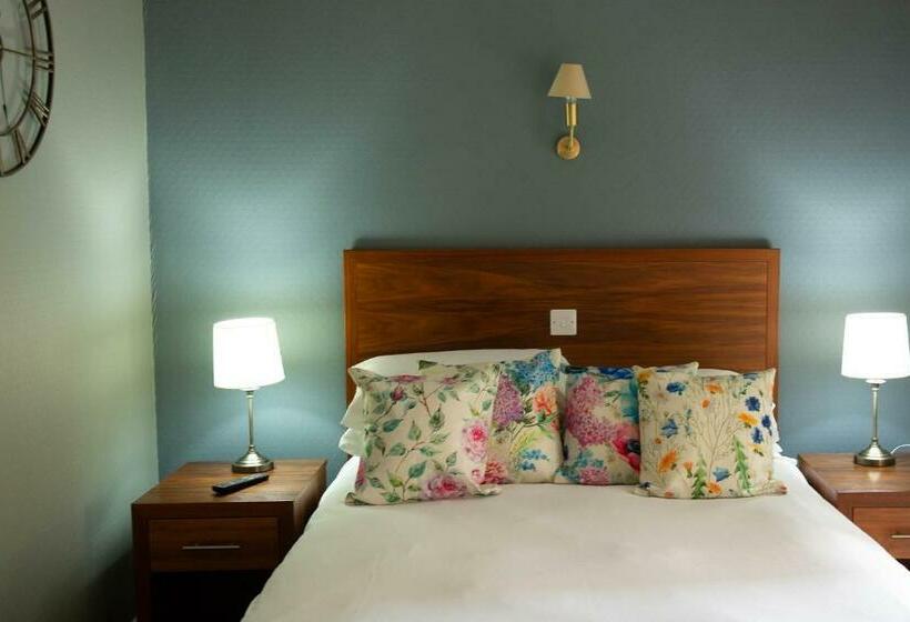 اتاق لوکس, Queens Head