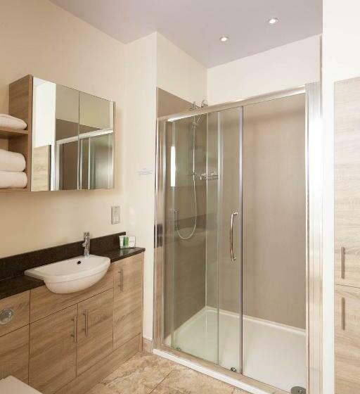 اتاق لوکس, Queens Head