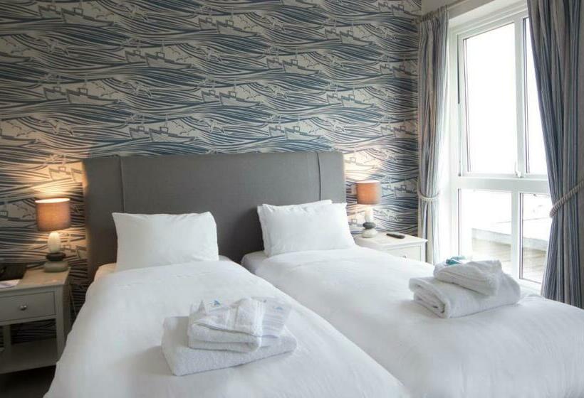 オーシャンビュースタンダードルームバルコニー付き, The White Lodge