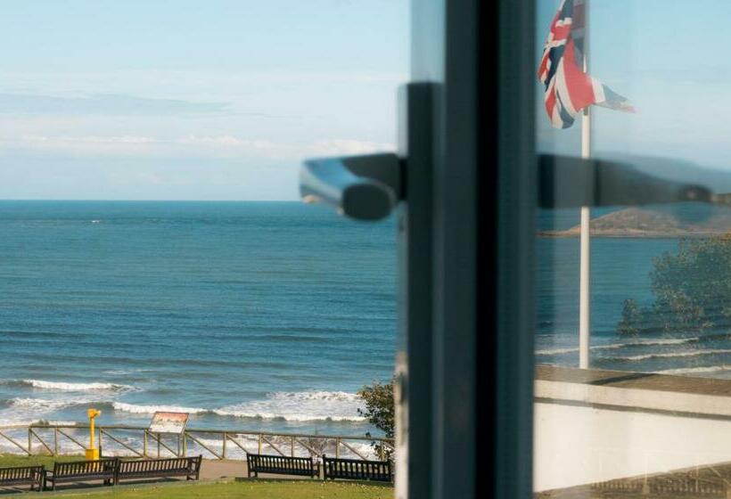 オーシャンビュースタンダードルームバルコニー付き, The White Lodge