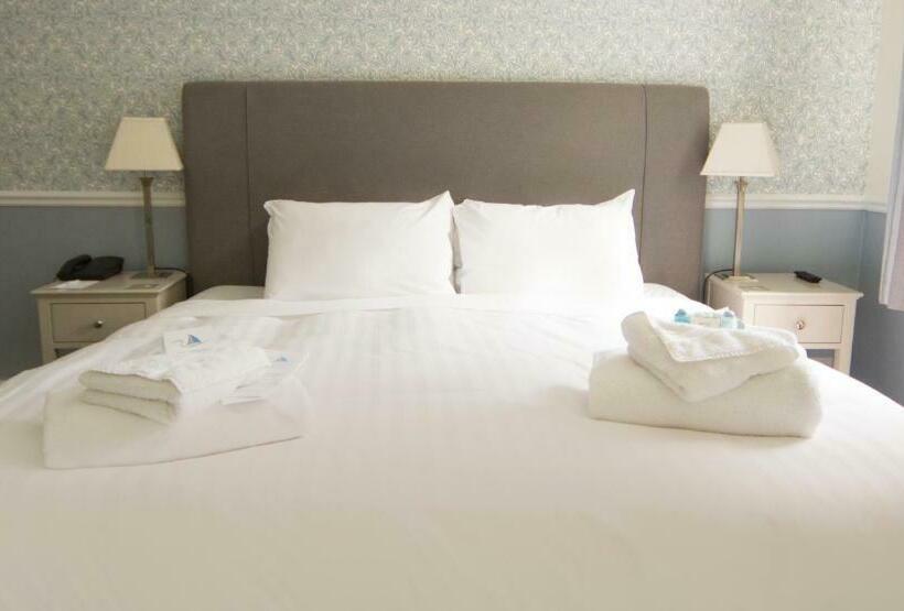 オーシャンビュースタンダードルーム, The White Lodge