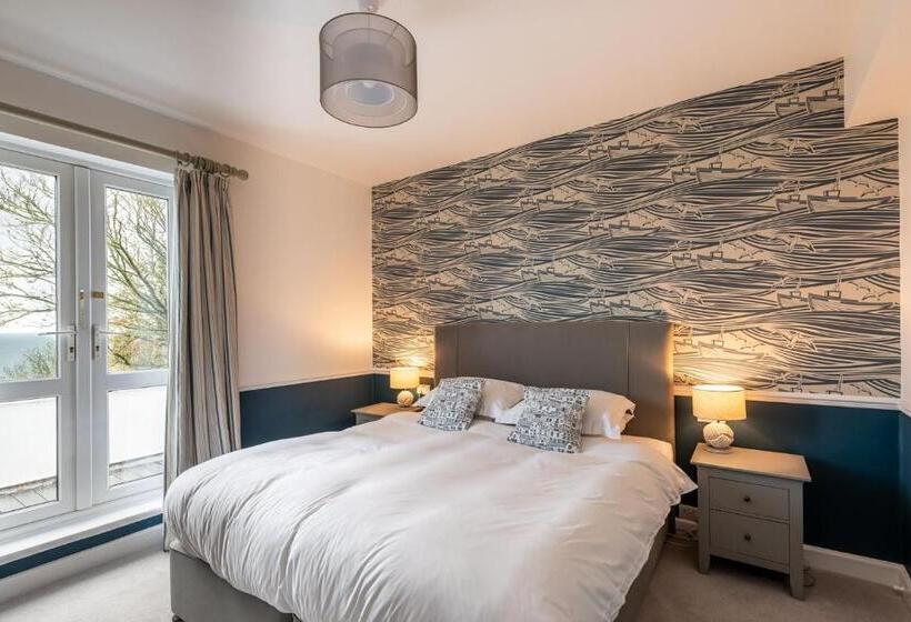 2 Bedrooms Suite Sea View, The White Lodge