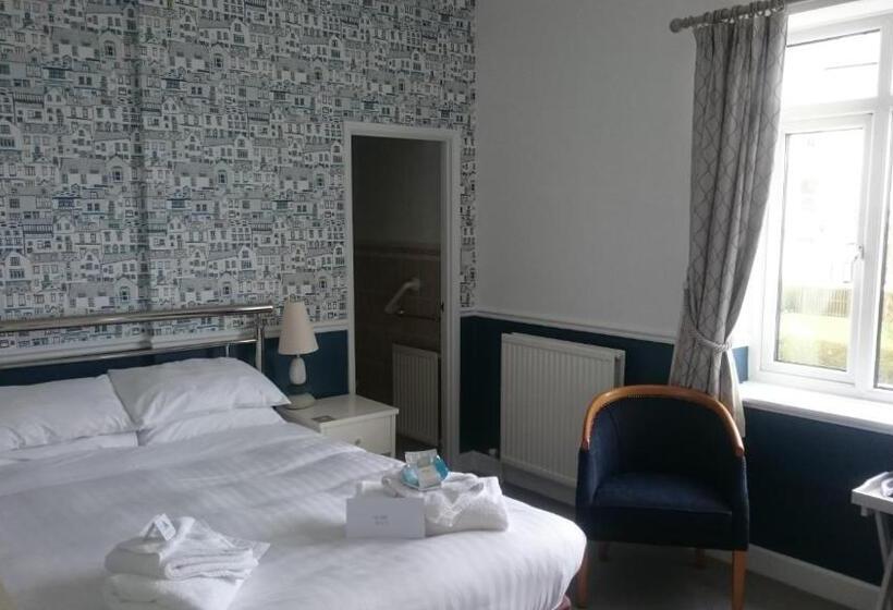 スタンダードルーム, The White Lodge