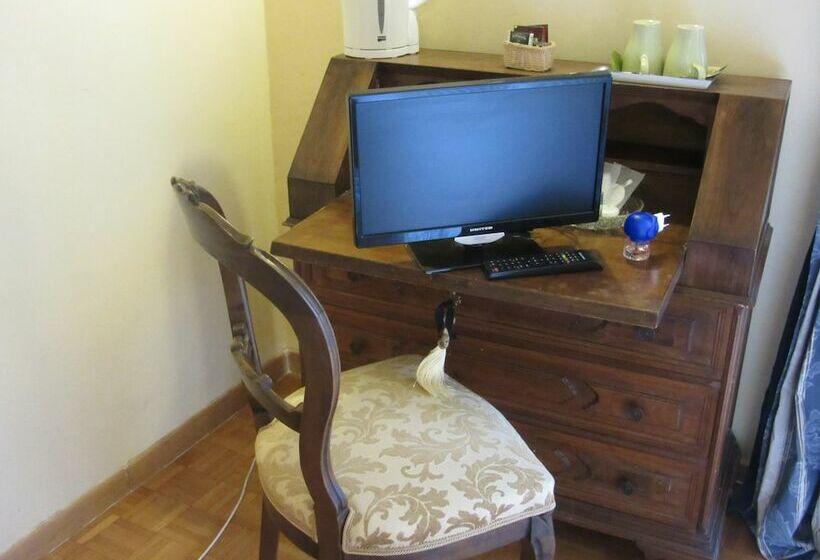 اتاق استاندارد با سرویس بهداشتی مشترک, Il Giardino Della Melagrana