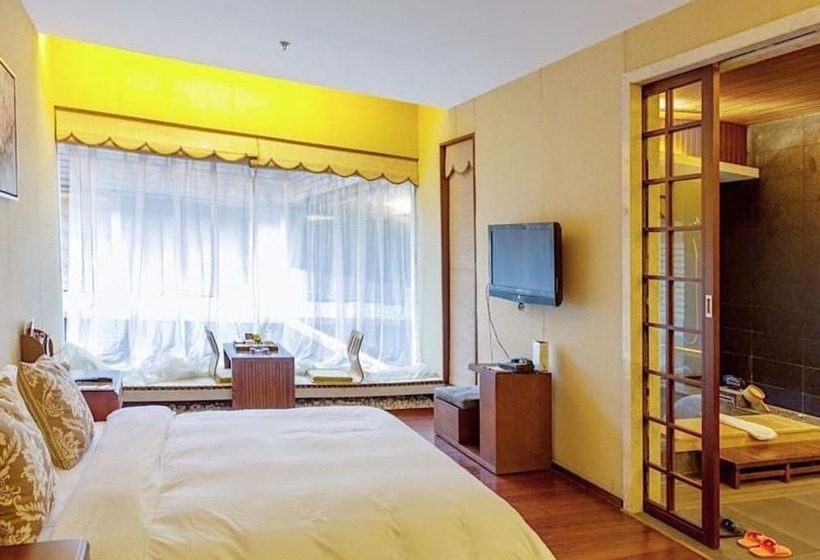 Номер Superior, Suzhou Phoenix Hotspring Resort