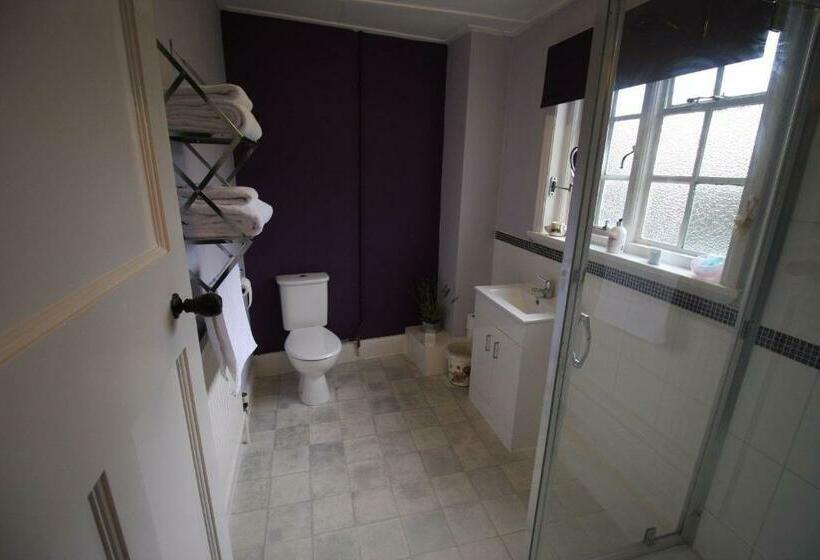 חדר סטנדרט, The Old Bear Inn