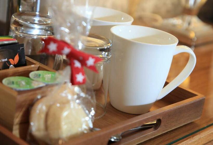 스탠다드 룸 킹사이즈 침대, Virginia House Bed And Breakfast