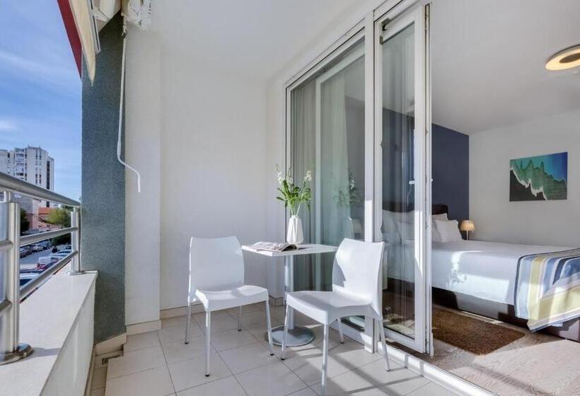 غرفة قياسية مزوَّدة بشُرفة, Bb Residence