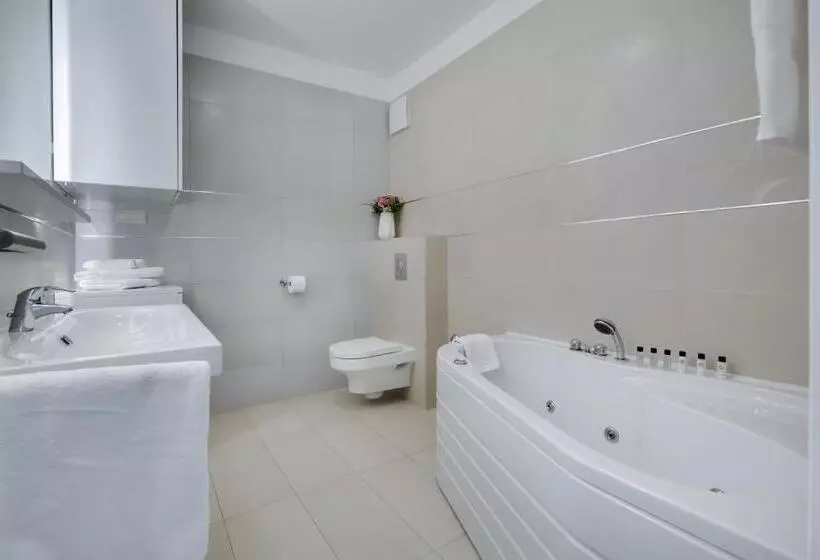 Apartament Deluxe 3 Dormitoris, Bb Residence