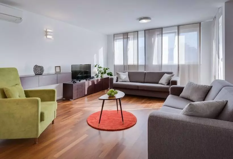 Suite Deluxe 3 Dormitoris, Bb Residence