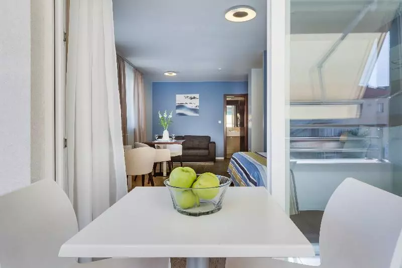 Estudio Estàndard, Bb Residence